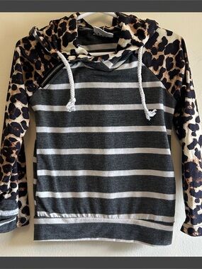 Girls' Long Sleeve Striped Hoodie with Leopard-Print Sleeves - Gray/Black